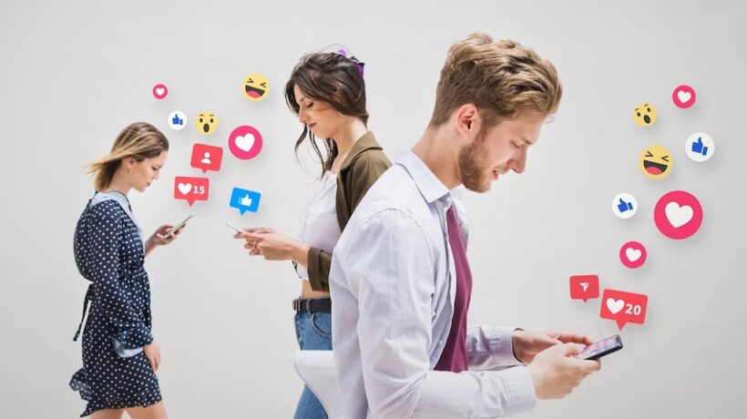 What are the Advantages and Disadvantages of Social Networking in the Workplace?